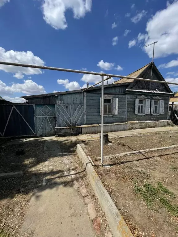 Дом в Астраханская область, Наримановский район, с. Рассвет Молодежная ... - Фото 2