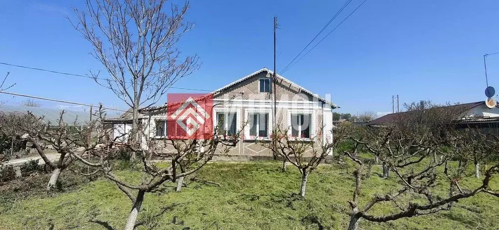 Дом в Крым, Бахчисарайский район, с. Угловое ул. Ленина, 92 (93 м) - Фото 0