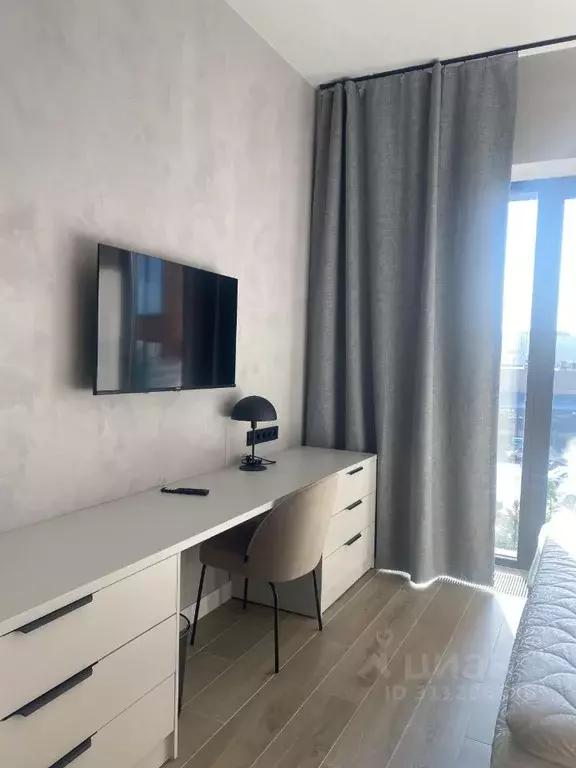 Студия Санкт-Петербург наб. Макарова, 58 (28.0 м) - Фото 0