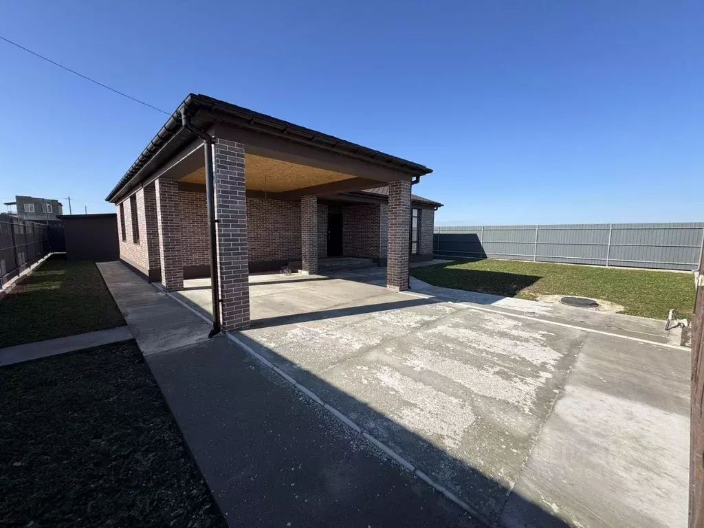 Дом в Крым, Сакский район, с. Молочное ул. Учительская, 10 (108 м) - Фото 2