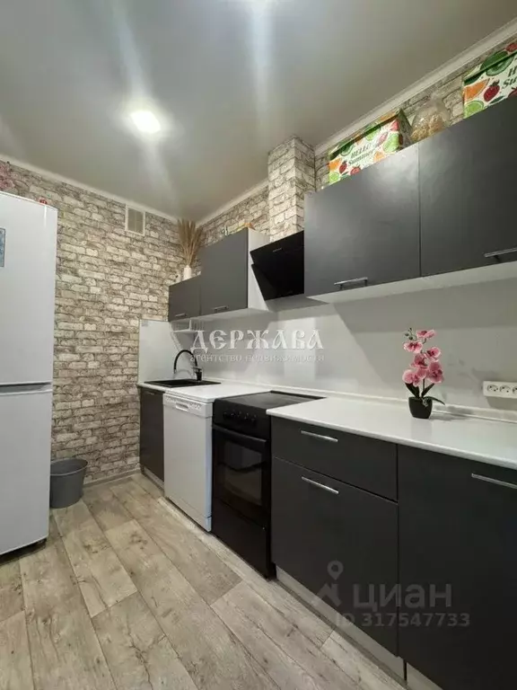 3-к кв. Белгородская область, Старый Оскол Жукова мкр, 28 (63.0 м) - Фото 1