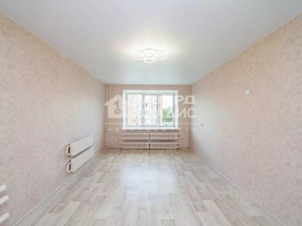 Комната Омская область, Омск Привокзальный мкр, ул. Карбышева, 38А ... - Фото 1