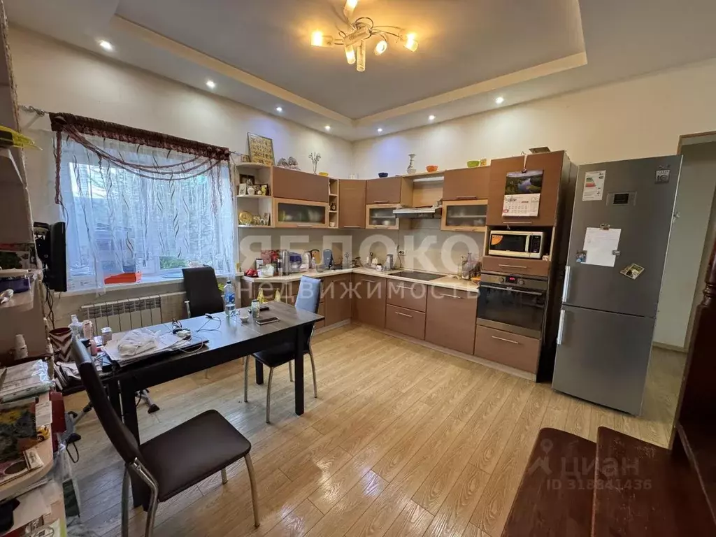 Дом в Пермский край, Усолье Усольский район, ул. Свердлова, 51 (210 м) - Фото 1