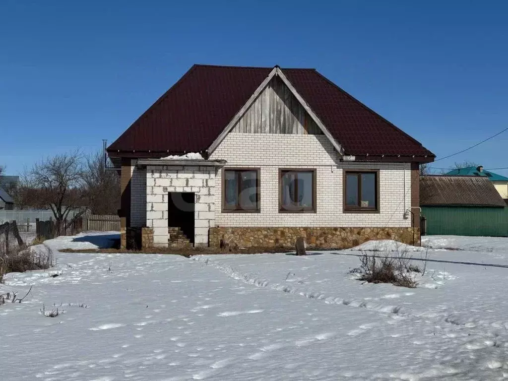 Дом в Курская область, Рыльск Зеленая ул., 18 (130 м) - Фото 1