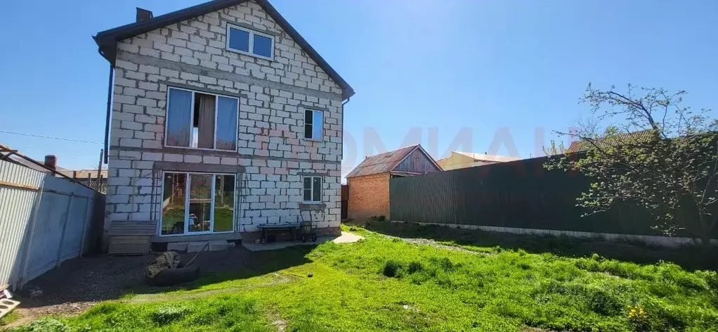 Дом в Ростовская область, Аксай Железнодорожная ул. (144 м) - Фото 1
