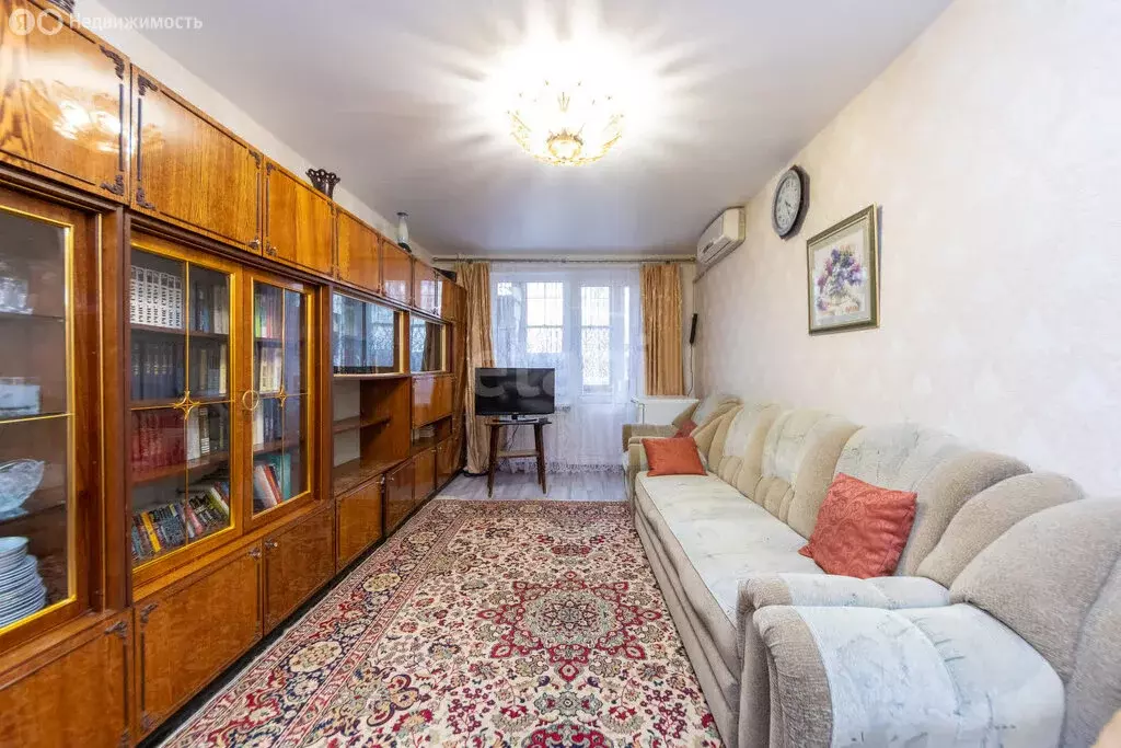 3-комнатная квартира: Хабаровск, квартал ДОС, 42 (64.8 м) - Фото 1
