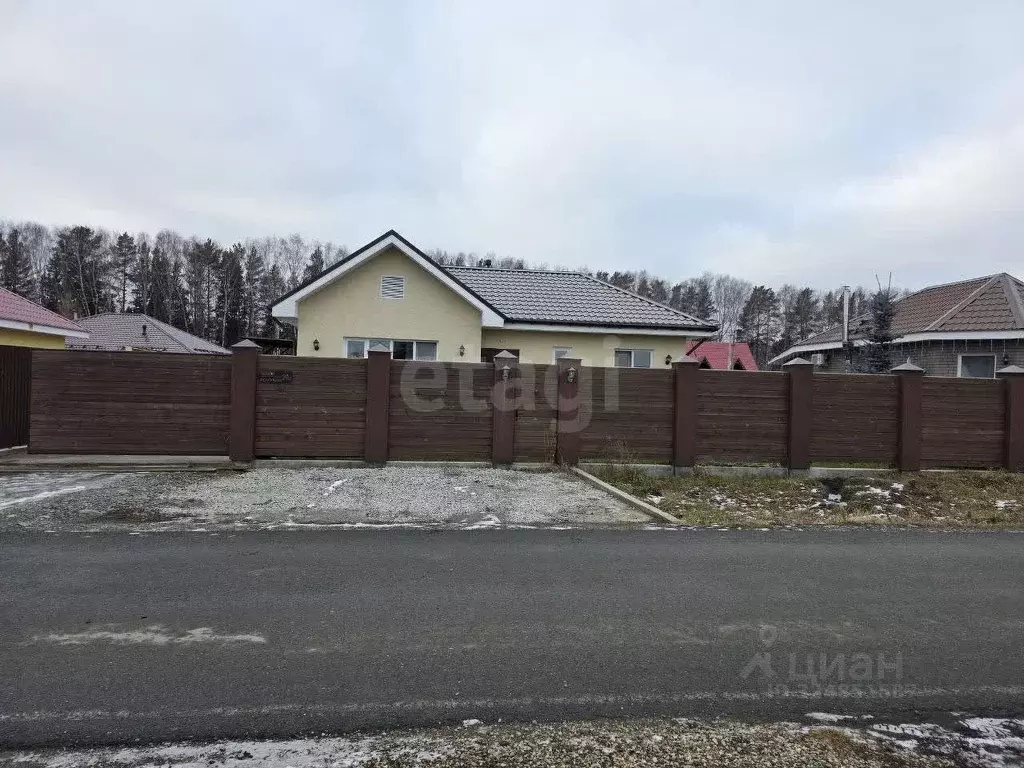 Дом в Свердловская область, Белоярский муниципальный округ, пос. ... - Фото 0