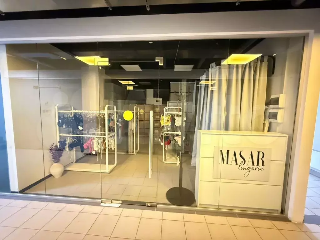 Помещение в ТЦ у метро, 28.4 м - Фото 0