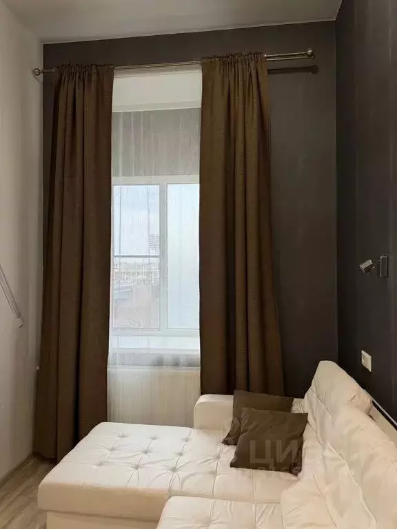 Комната Санкт-Петербург наб. Макарова, 22 - Фото 1
