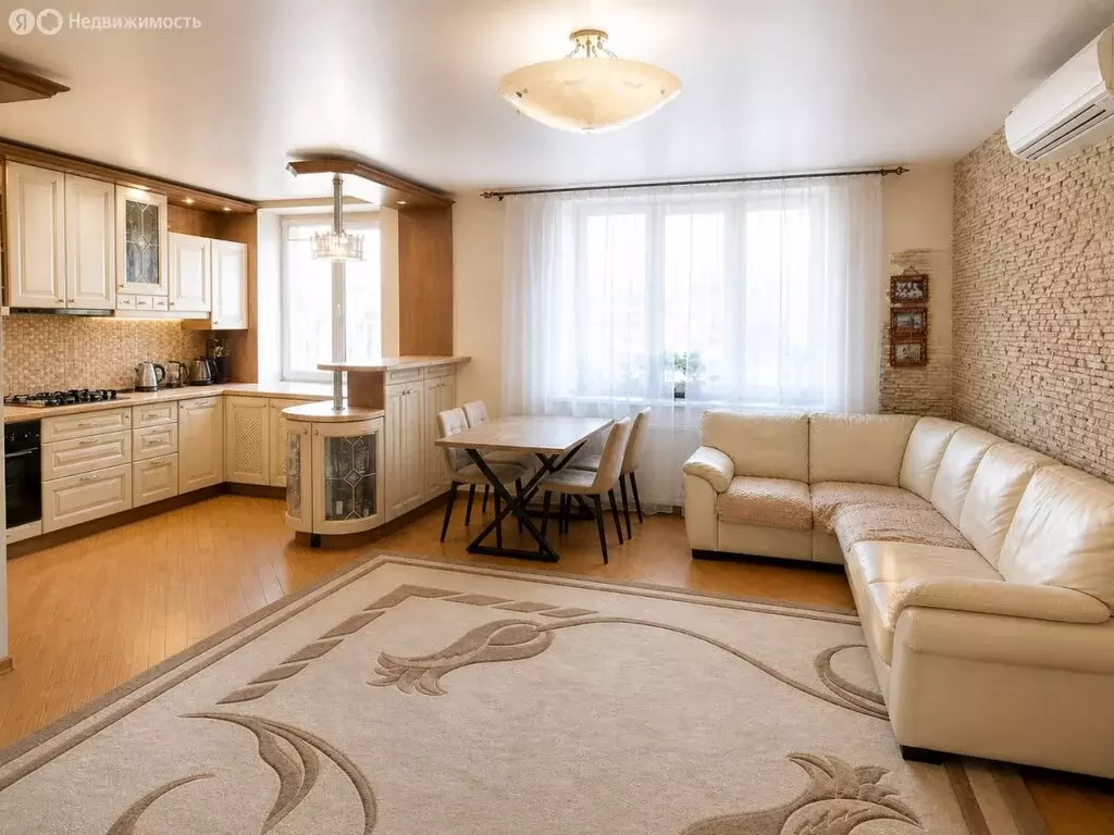 4-комнатная квартира: Симферополь, Залесская улица, 18 (99.1 м) - Фото 1