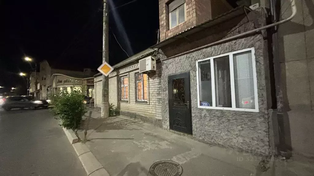 Дом в Дагестан, Махачкала ул. Мирзабекова, 233 (100 м) - Фото 0