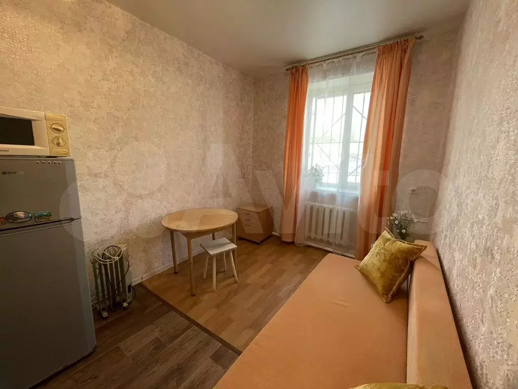 Комната 17 м в 1-к., 1/4 эт. - Фото 1