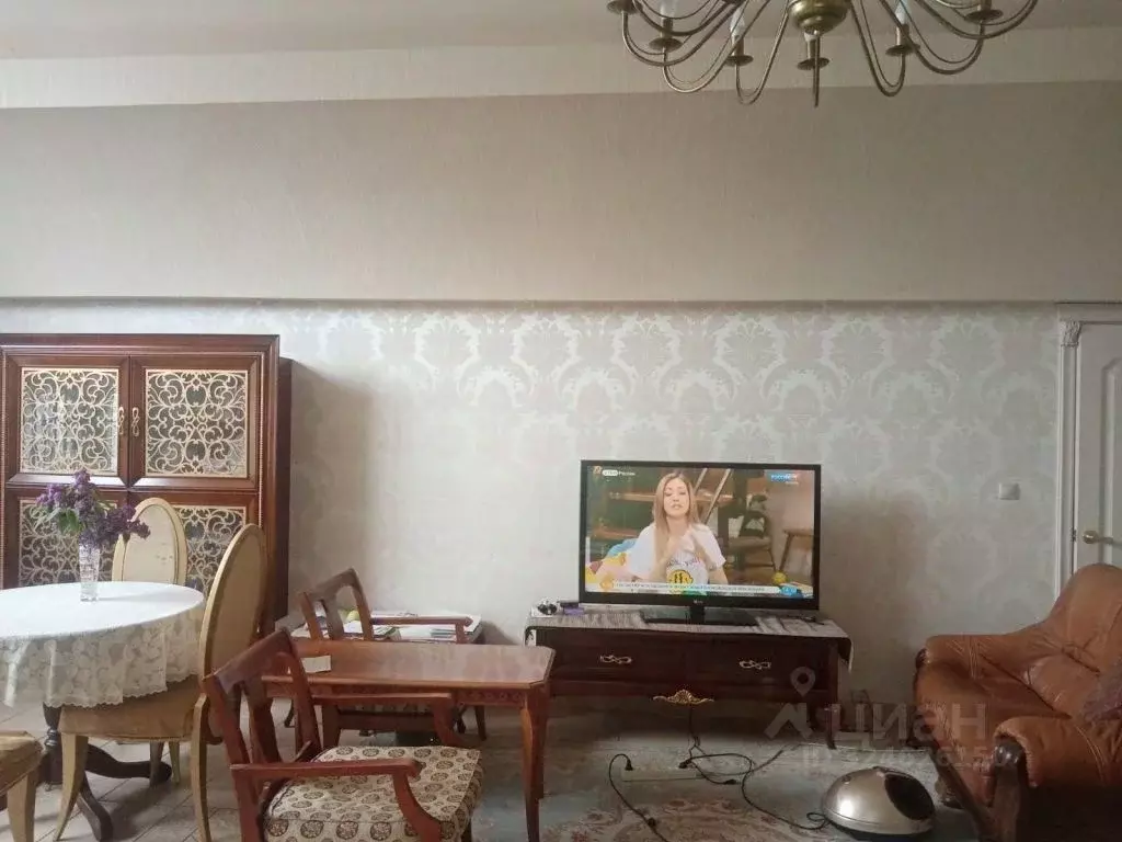 Дом в Краснодарский край, Краснодар ул. Красных Партизан, 1 (450 м) - Фото 2