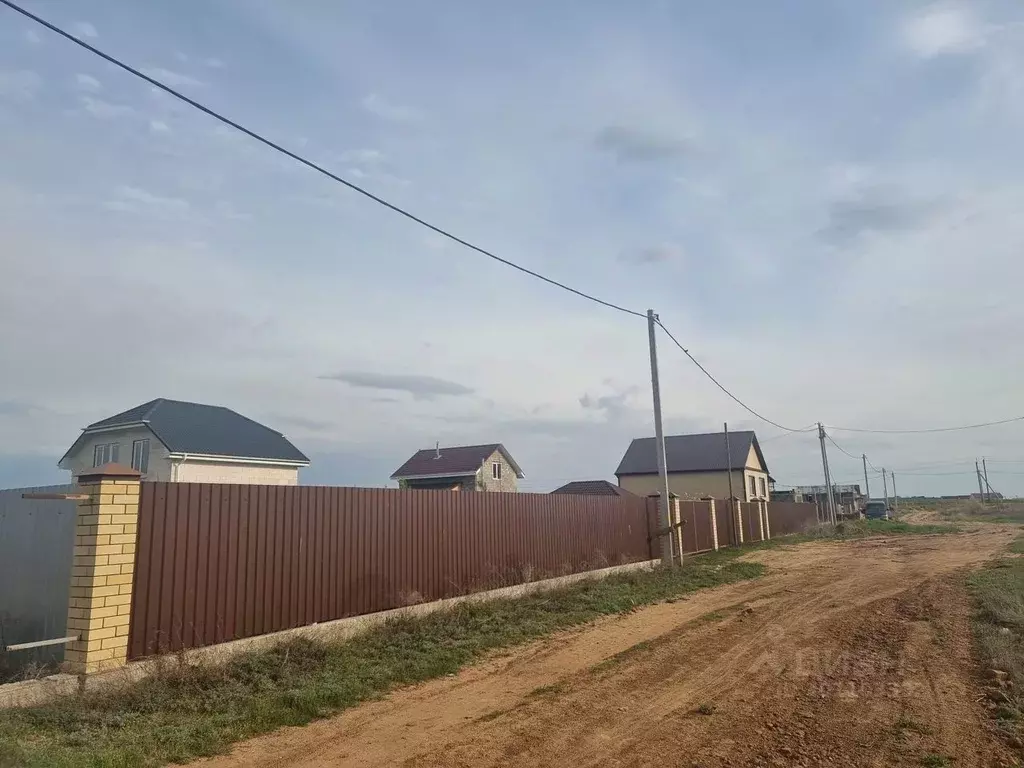 Участок в Астраханская область, Приволжский район, пос. Кирпичного ... - Фото 0
