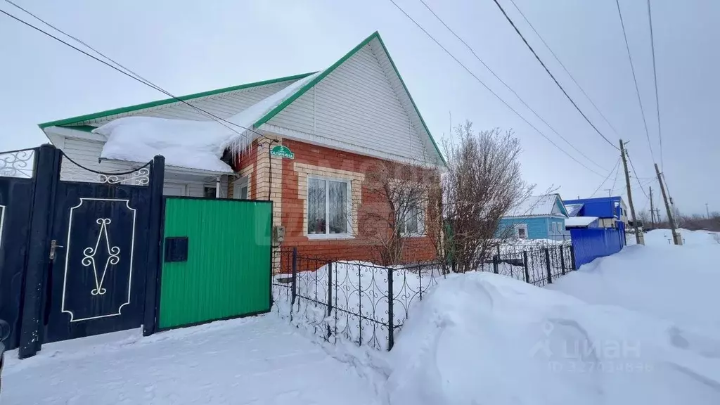 Дом в Оренбургская область, пос. Саракташ ул. Калинина, 5Б (76 м) - Фото 1