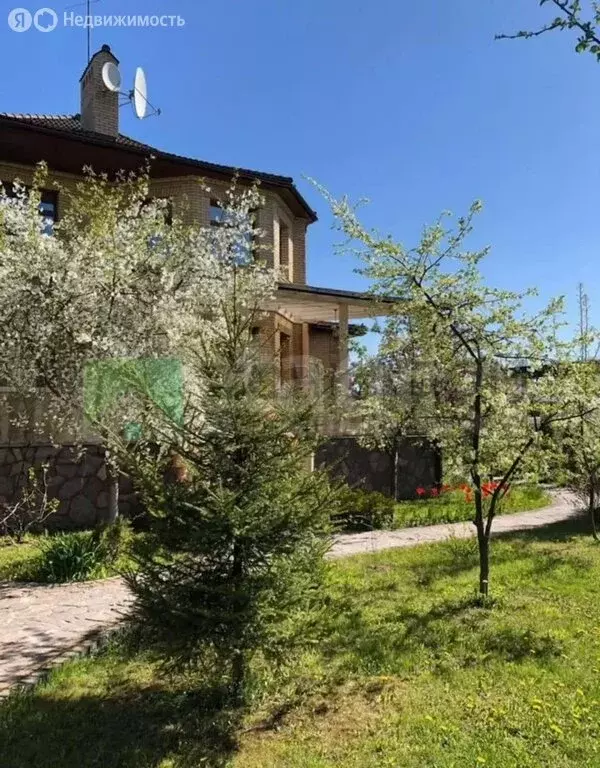 Дом в деревня Новосаратовка, Полевая улица (495 м) - Фото 1