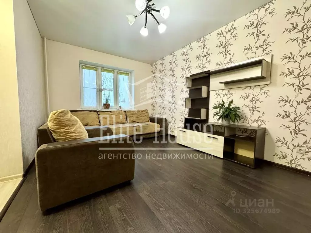 3-к кв. Калужская область, Калуга ул. 65 лет Победы, 43 (84.0 м) - Фото 2