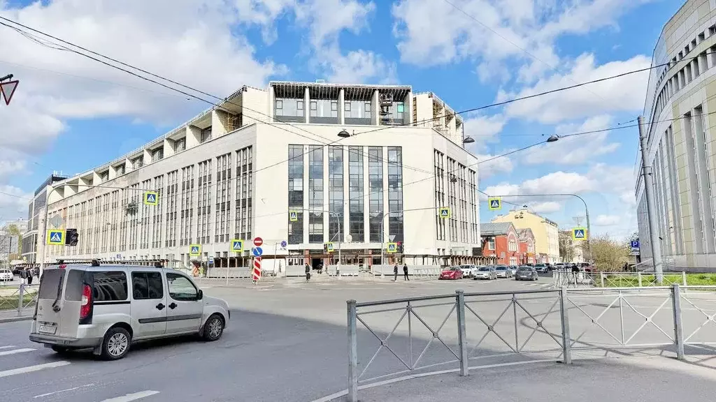 Офис с высоким потолком и новым ремонтом. у Ратуши - Фото 0