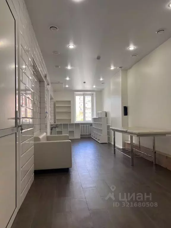 Помещение свободного назначения в Красноярский край, Красноярск Омская ... - Фото 1