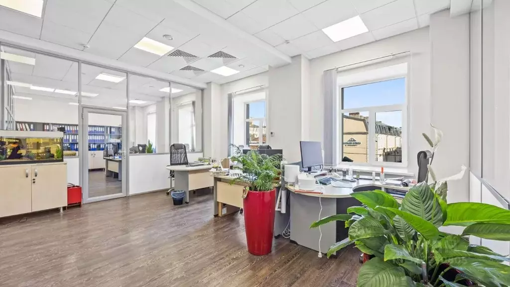 Офис в Санкт-Петербург 7-я Васильевского острова линия, 76 (206 м) - Фото 1