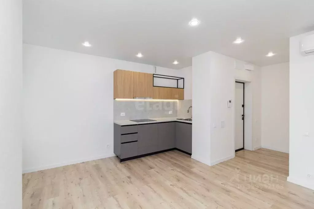 2-к кв. Тюменская область, Тюмень Комбинатская ул., 16к1 (45.4 м) - Фото 1
