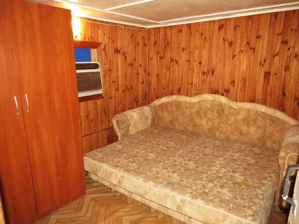 Дом в Крым, Черноморский район, Оленевское с/пос, с. Оленевка ул. ... - Фото 1