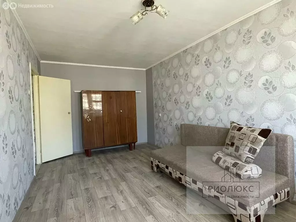 6-комнатная квартира: Магнитогорск, улица Калмыкова, 14 (34 м) - Фото 1