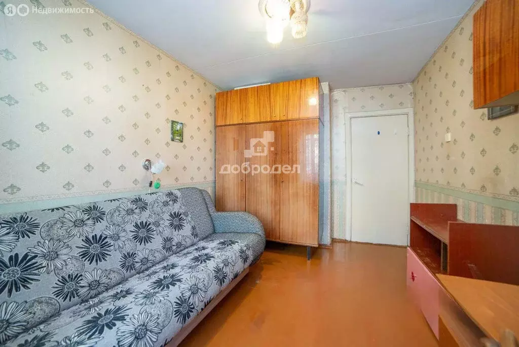 3-комнатная квартира: Екатеринбург, улица Софьи Перовской, 113 (58 м) - Фото 0