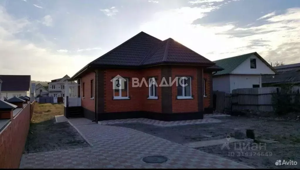 Дом в Белгородская область, Белгород Сумская ул. (100 м) - Фото 0