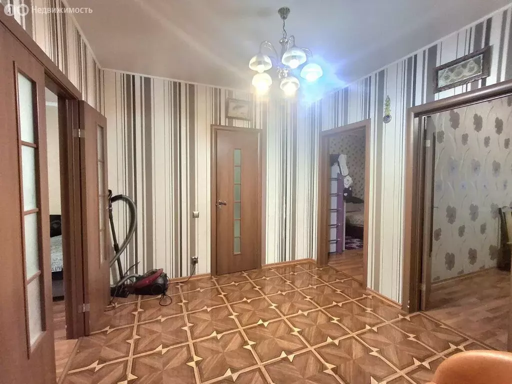 2-комнатная квартира: Калининград, улица Белинского, 42 (71.6 м) - Фото 1