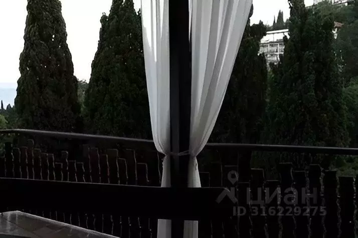 Дом в Крым, Ялта городской округ, Гурзуф пгт  (100 м) - Фото 0