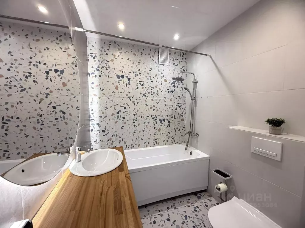 1-к кв. Тюменская область, Тюмень ул. Валентины Трофимовой, 8 (30.0 м) - Фото 1