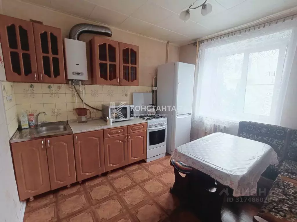 2-к кв. Челябинская область, Еманжелинск ул. Герцена, 3А (61.3 м) - Фото 0
