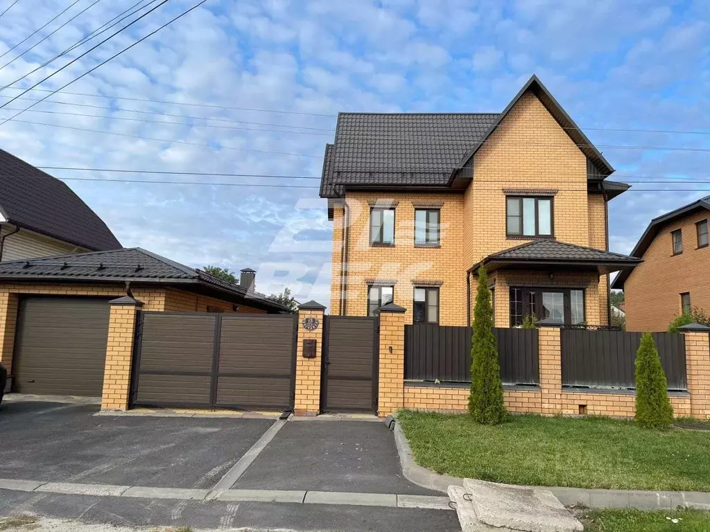 Дом в Курская область, Курск Песчаная ул., 13 (245 м) - Фото 1