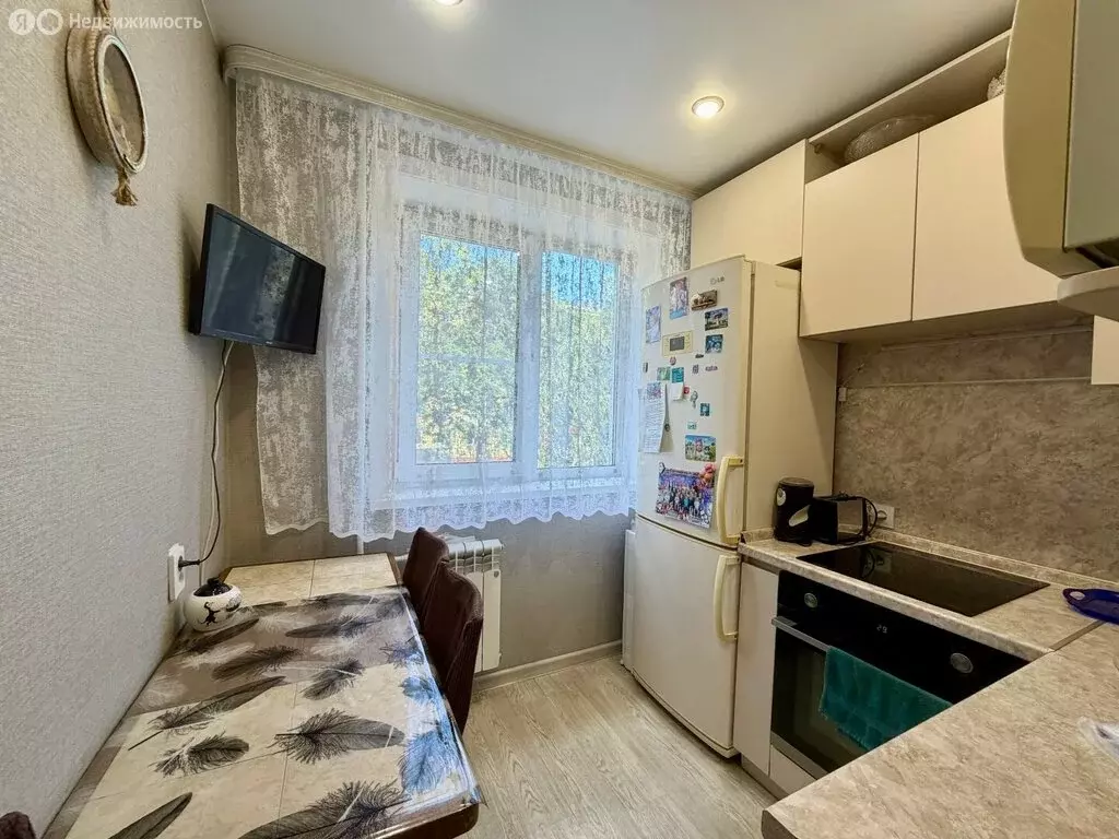 4-комнатная квартира: Иркутск, улица Жукова, 2 (60 м) - Фото 1