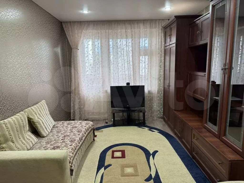 1-к. квартира, 38 м, 1/10 эт. - Фото 1