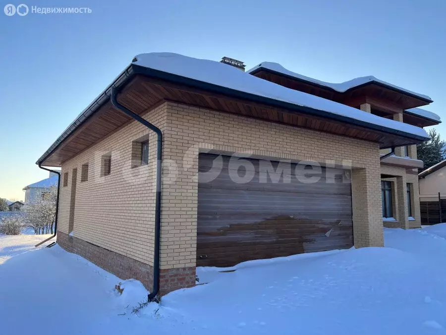 Дом в село Дмитровское, Зелёная улица, 11 (714 м) - Фото 1
