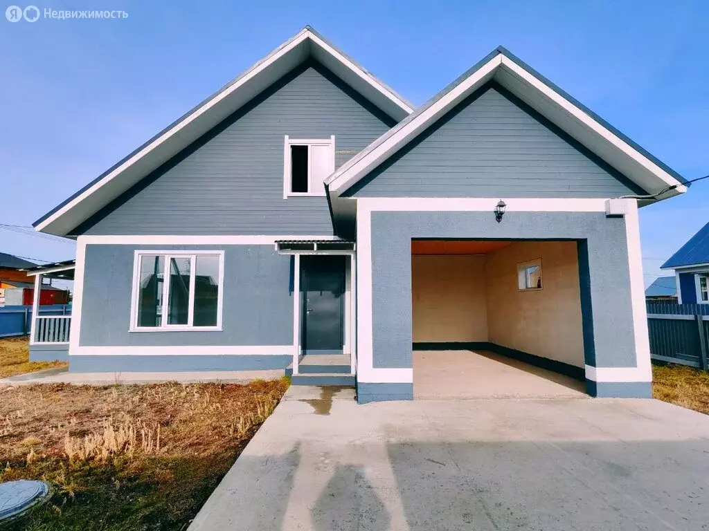 Дом в Хомутово, улица Ивана Татаринова (240 м) - Фото 1