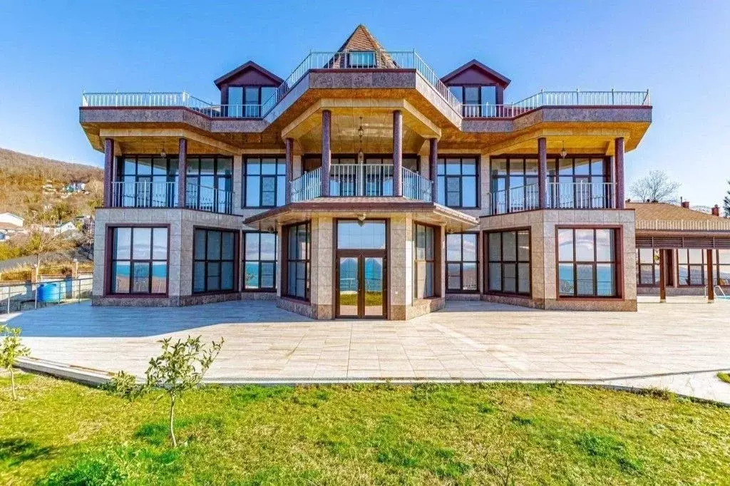 Дом в Краснодарский край, Сочи Новороссийское ш., 6/3 (1400 м) - Фото 1