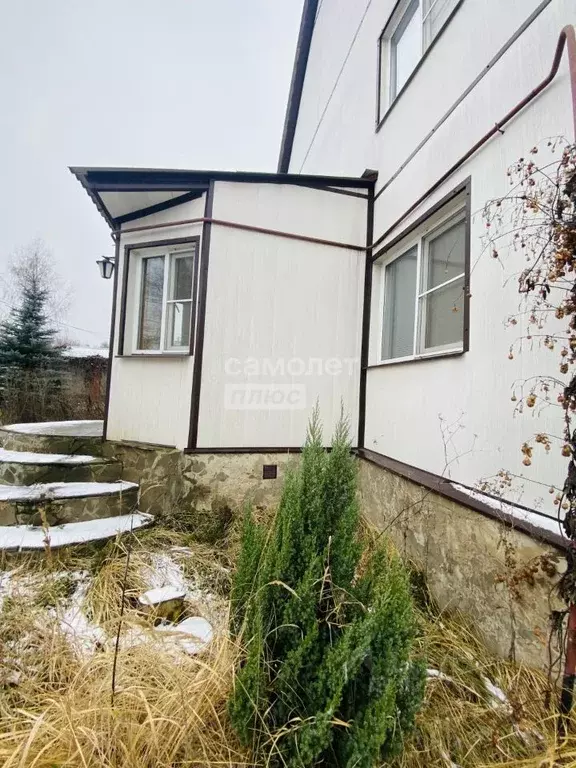 Дом в Курская область, Курский район, Нижнемедведицкий сельсовет, д. ... - Фото 1