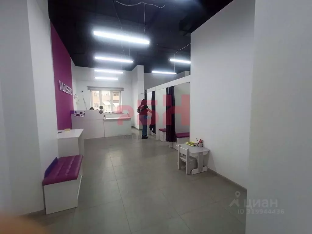 Помещение свободного назначения в Тюменская область, Тюмень ул. ... - Фото 1