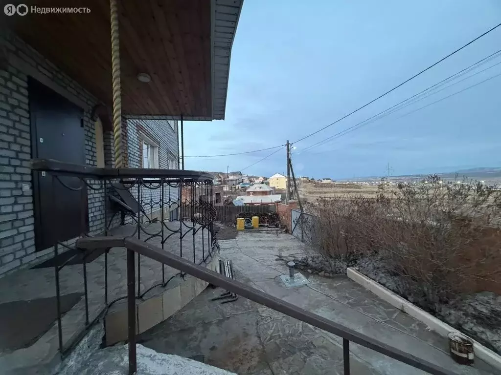 Дом в Улан-Удэ, Железнодорожный район, Клеверная улица (251.4 м) - Фото 1