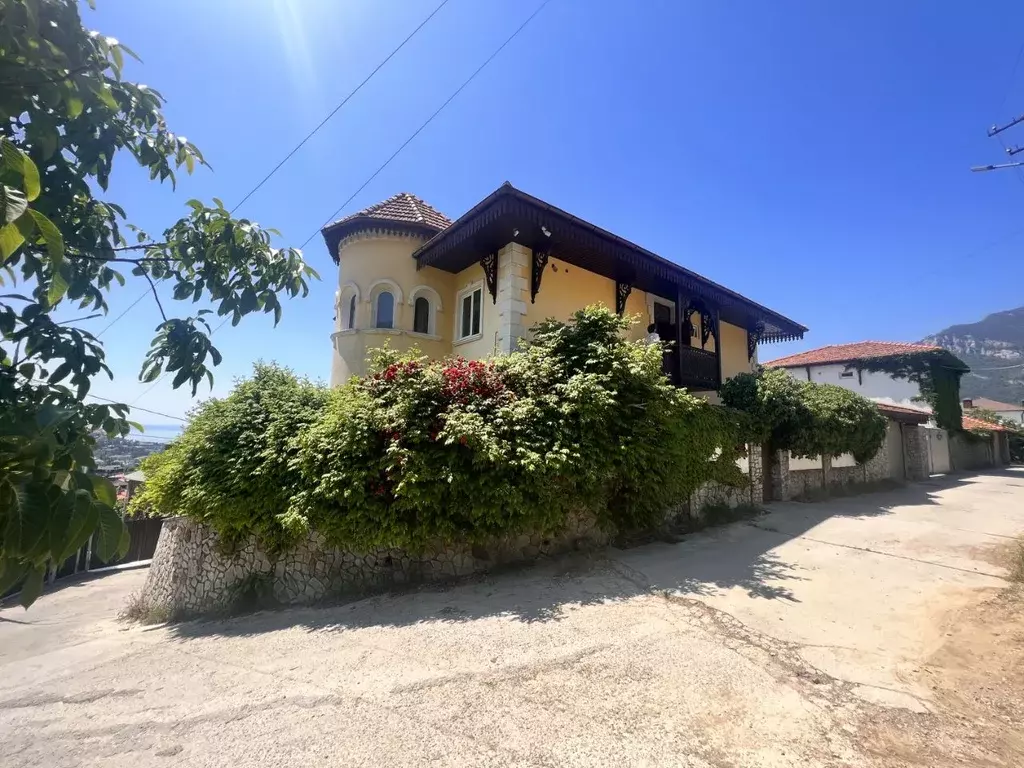 Дом в Крым, Ялта ул. Имени Умера Акмоллы Адаманова (280 м) - Фото 0