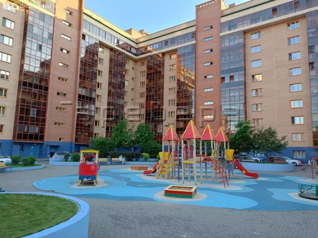3-комнатная квартира: Красноярск, Капитанская улица, 8 (90 м) - Фото 0