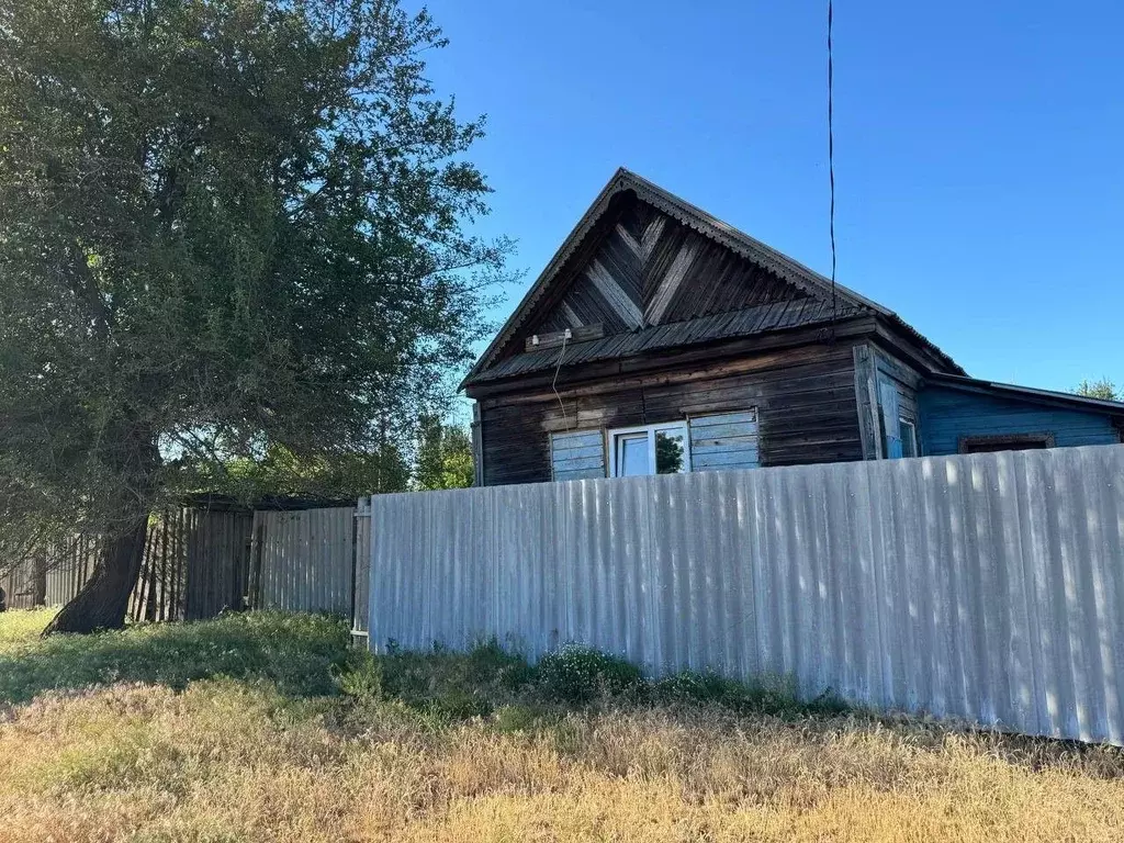 Дом в Волгоградская область, Среднеахтубинский район, Суходольское ... - Фото 0