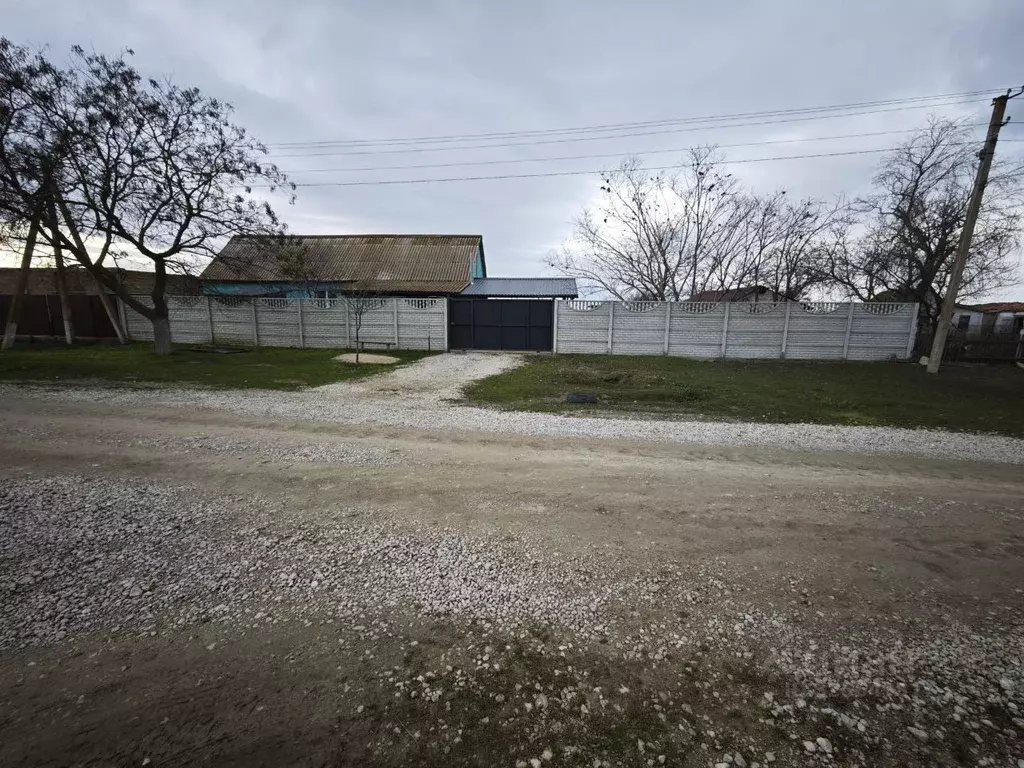 Участок в Крым, Кировский район, Синицынское с/пос, с. Васильковое ул. ... - Фото 1