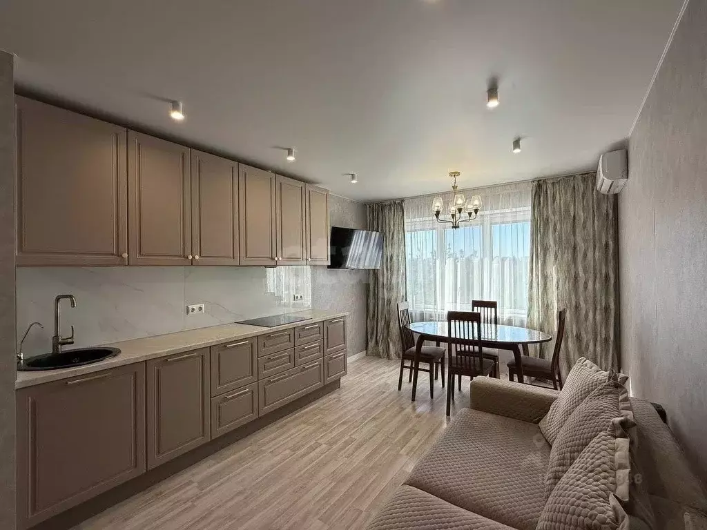 2-к кв. Саратовская область, Энгельс Пристанская ул., 85 (66.7 м) - Фото 1