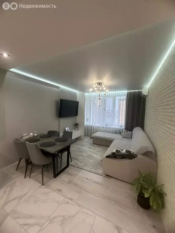 3-комнатная квартира: Астрахань, улица Набережная Приволжского Затона, ... - Фото 1