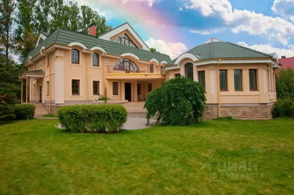 Дом в Санкт-Петербург, Санкт-Петербург, Павловск ул. Красного ... - Фото 0
