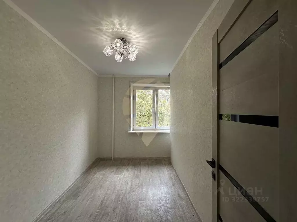 1-к кв. Белгородская область, Старый Оскол Макаренко мкр, 33А (37.0 м) - Фото 1